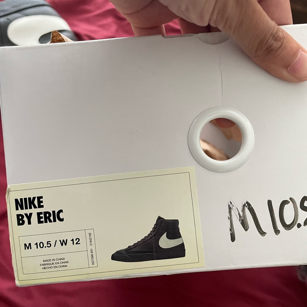 Brand new, never worn (I ordered the wrong size) Nike blazers - Picture 4 of 4